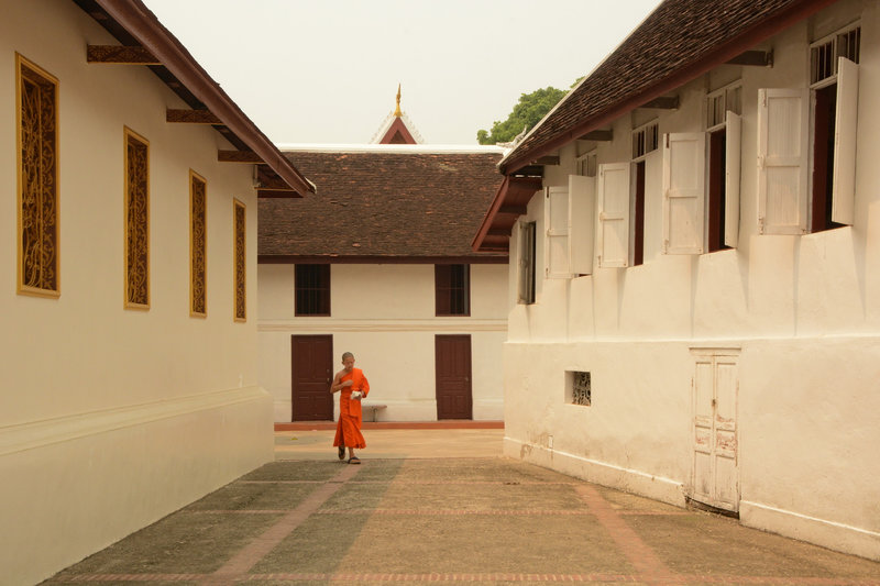 Junger Mönch in einem Kloster